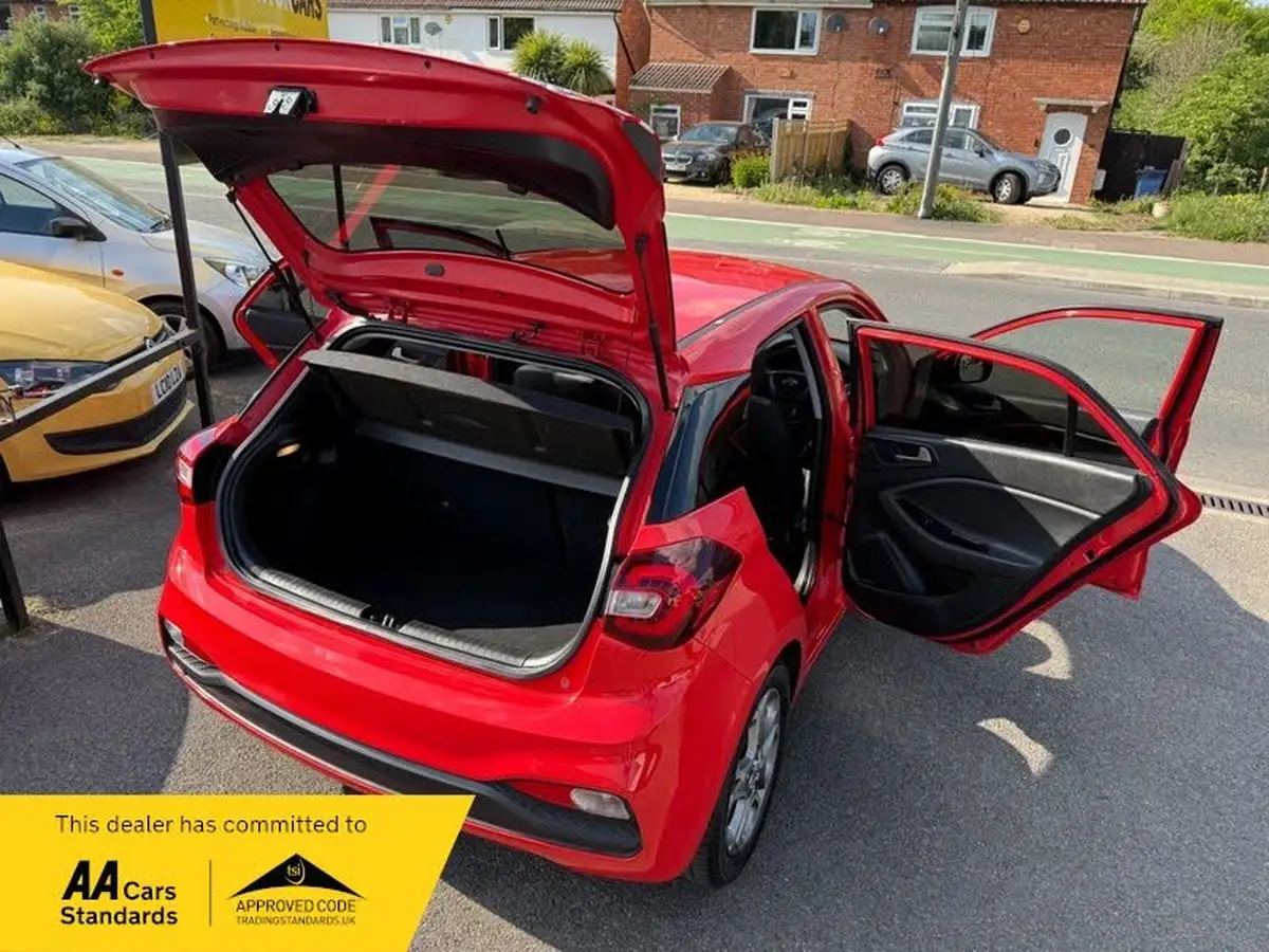2019-hyundai-i20-10-t-gdi-premium-nav-isg-hatchback-5d-big-18