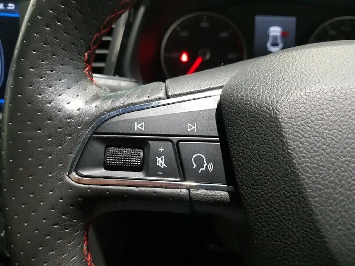 2019-seat-leon-20tdi-fr-hatchback-big-13