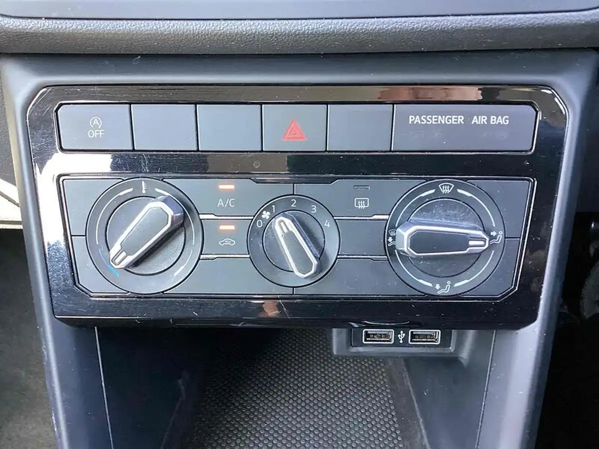 2020-volkswagen-t-cross-10-tsi-se-115ps-big-26