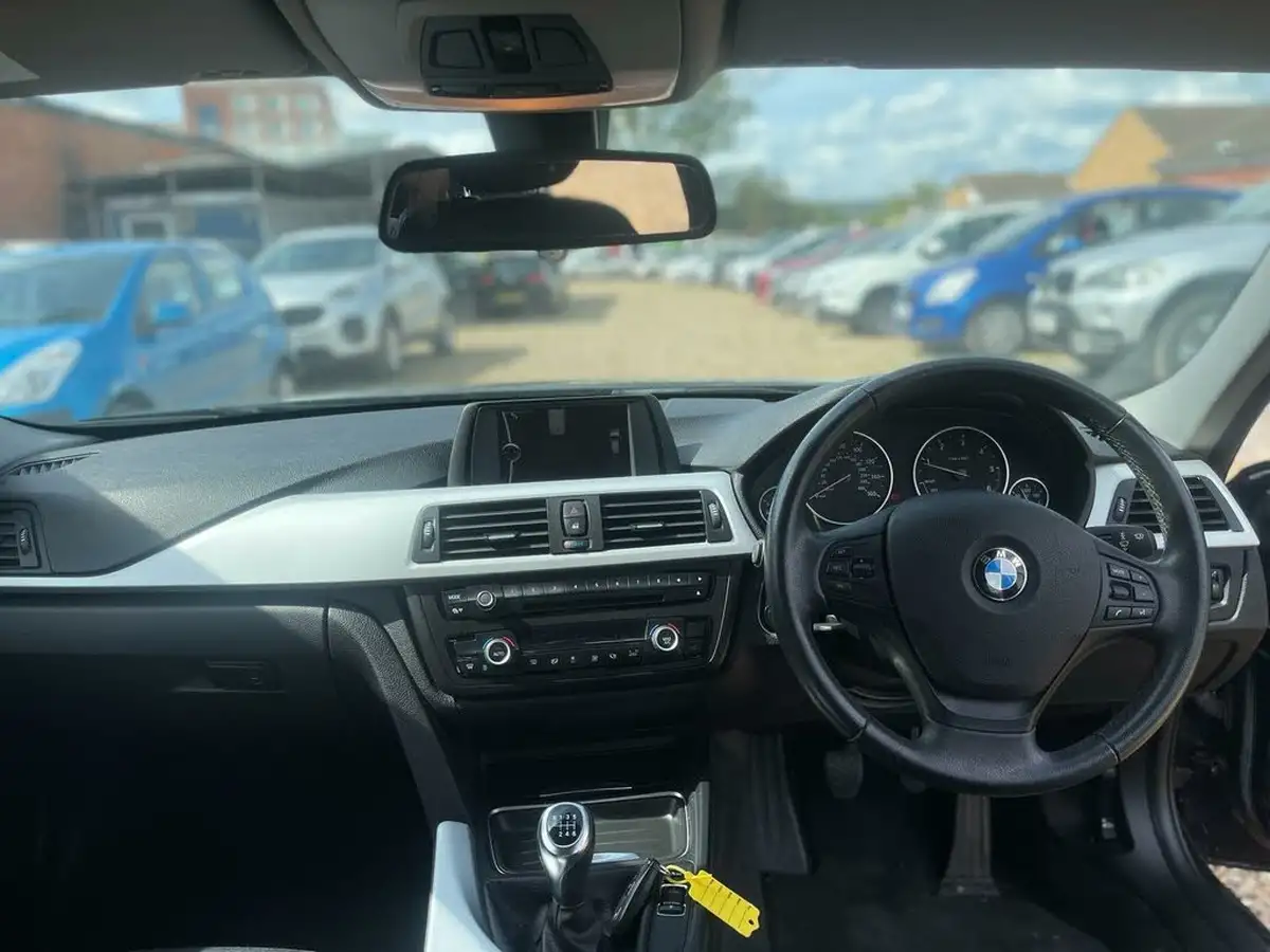 2012-bmw-3-series-20td-320d-se-184bhp-ss-touring-5d-big-15