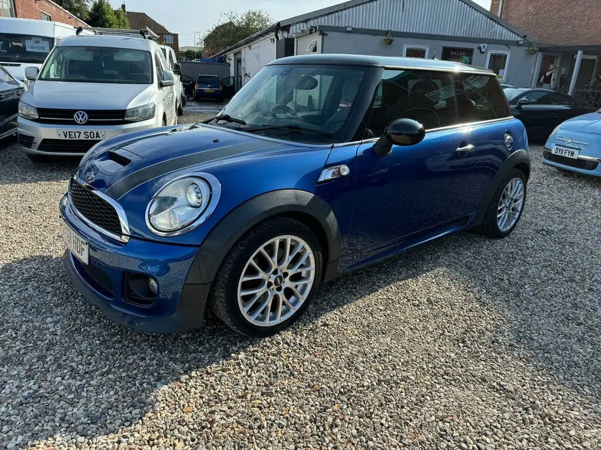 2011-mini-cooper-16-cooper-s-hatchback-3d-auto-big-4