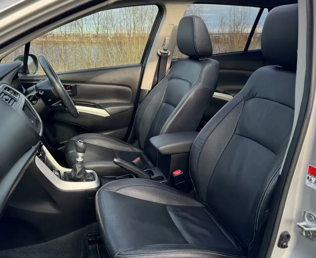2015-suzuki-s-cross-16-ddis-sz5-big-16
