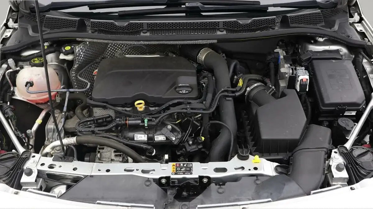 2020-vauxhall-astra-12-turbo-elite-nav-big-18