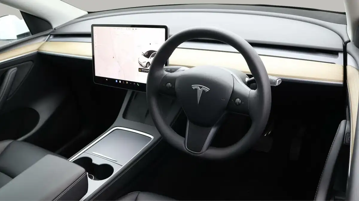 2023-tesla-model-y-e-rwd-big-8