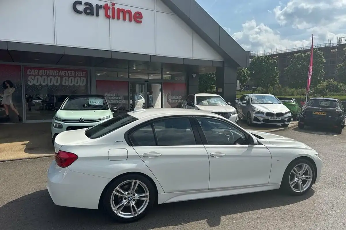 2018-bmw-3-series-20-330e-m-sport-big-30