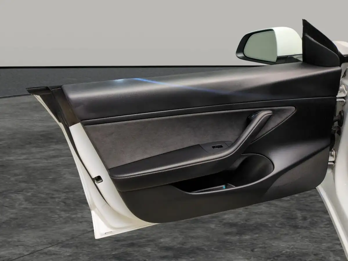 2020-tesla-model-3-e-long-range-big-33