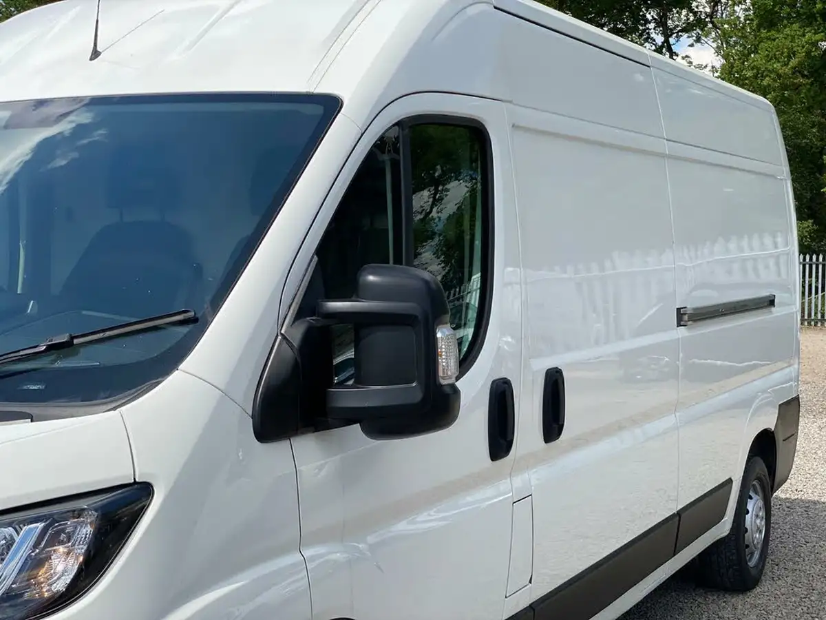 2019-peugeot-boxer-20-bluehdi-professional-335-l3-h2-big-26