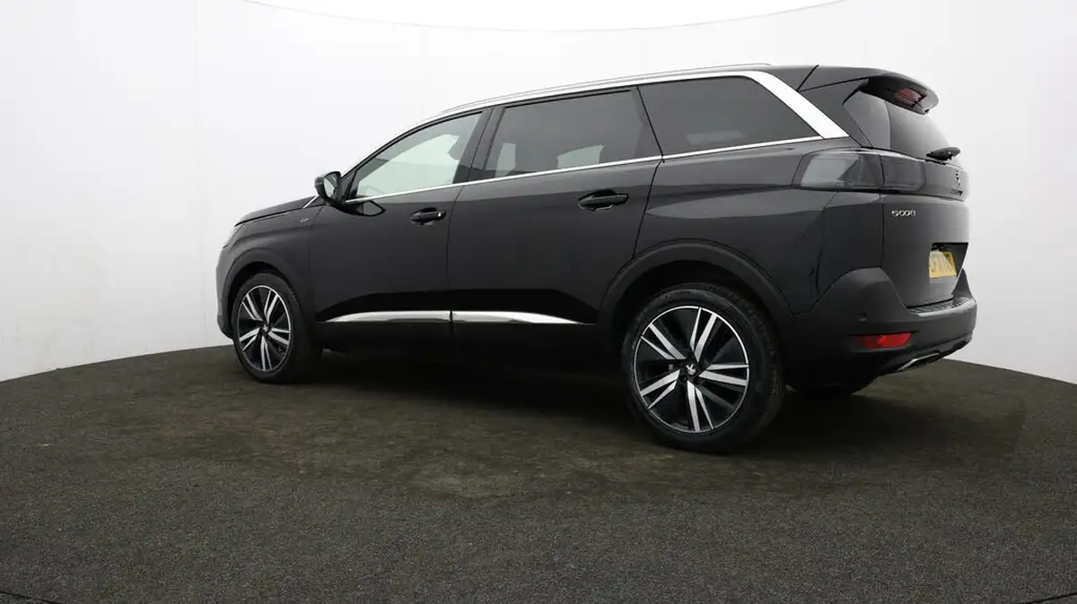 2021-peugeot-5008-suv-12-puretech-gt-premium-big-71