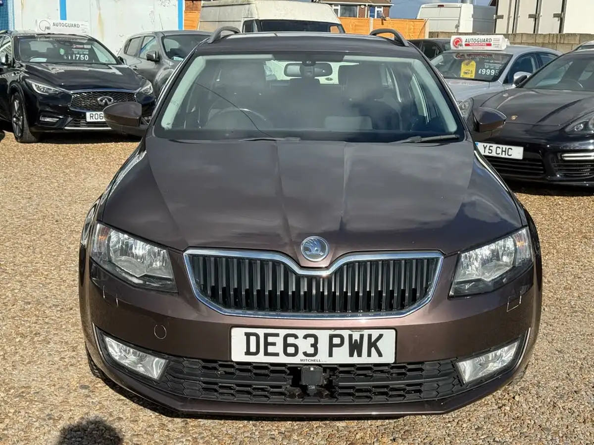 2013-skoda-octavia-14-elegance-140ps-estate-1395cc-big-4