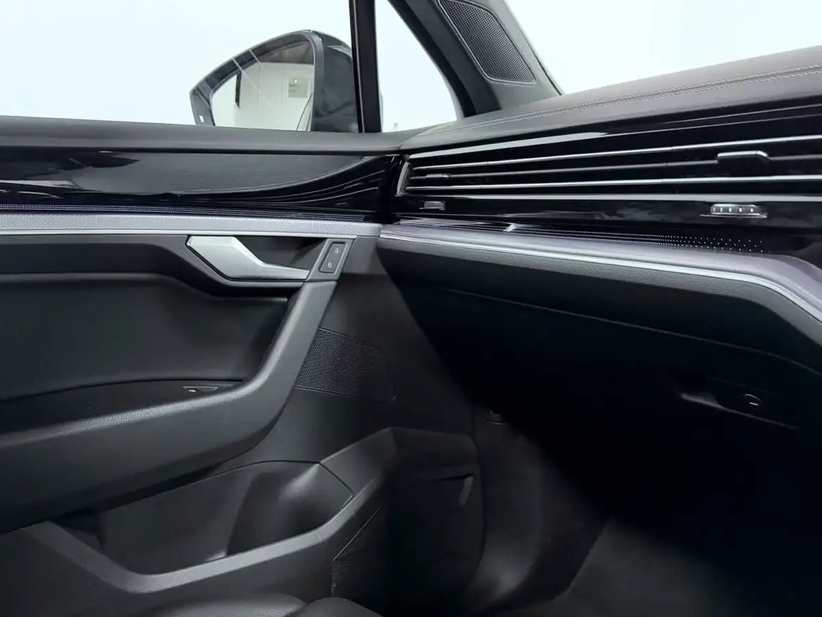 2022-volkswagen-touareg-30tsi-black-edition-big-33