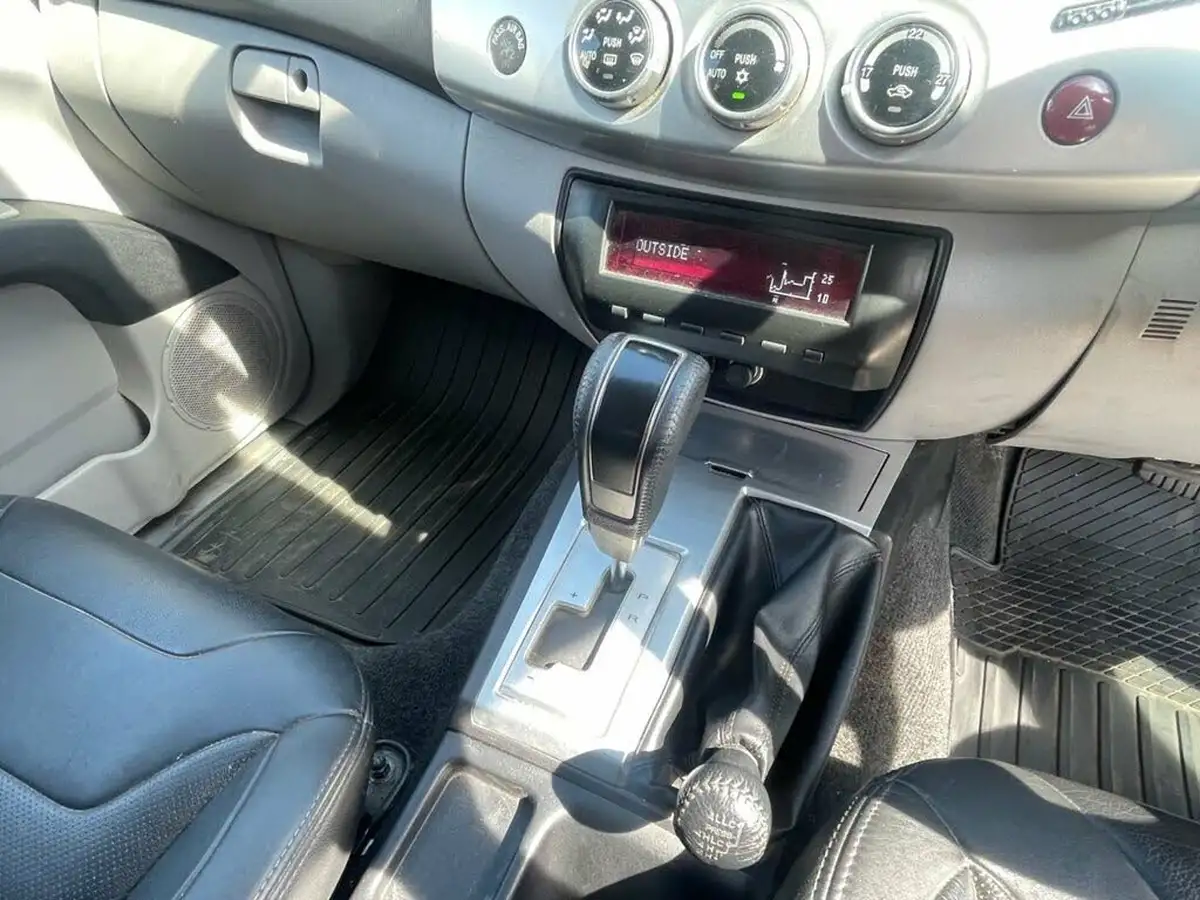 2011-mitsubishi-l200-25td-barbarian-auto-big-21