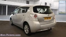 2011-toyota-verso-20td-tr-small-1