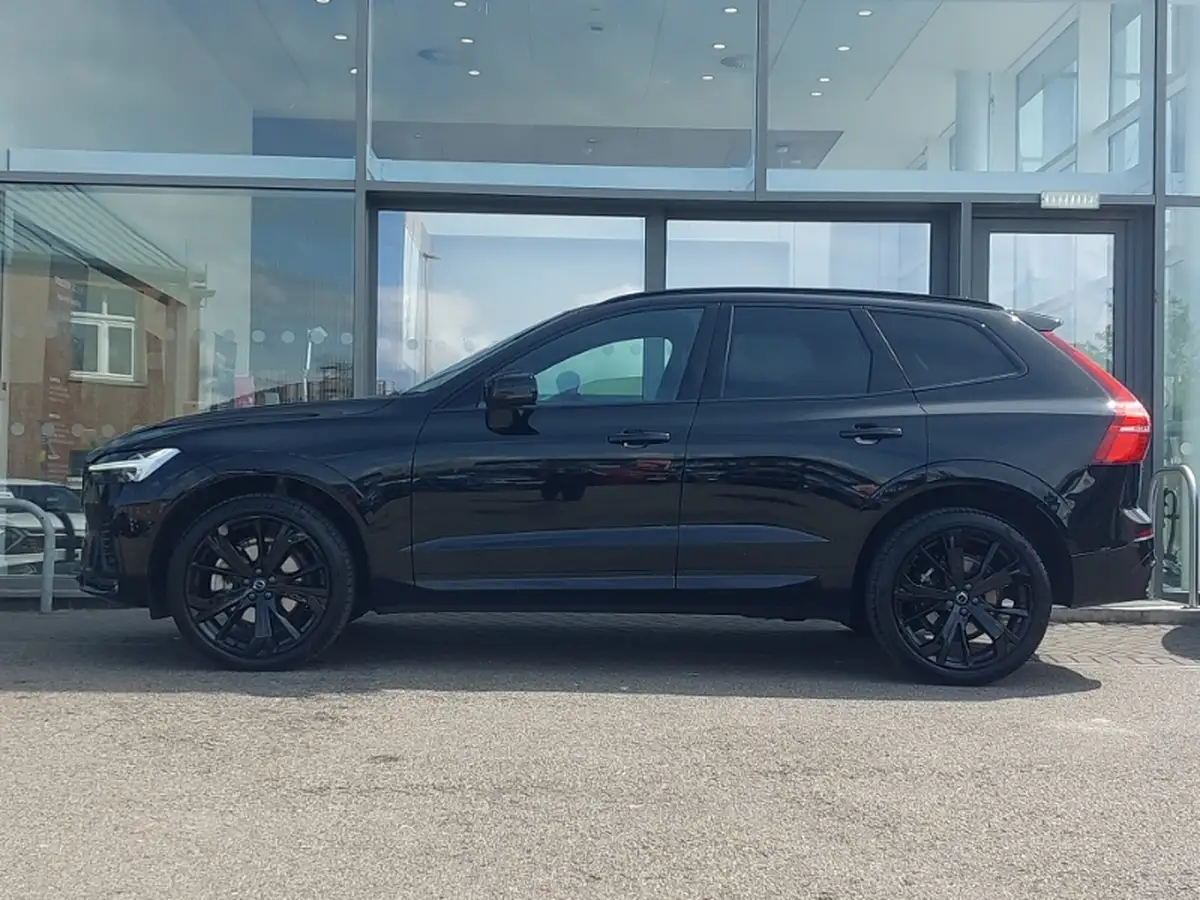 2022-volvo-xc60-20td-b4-plus-big-3