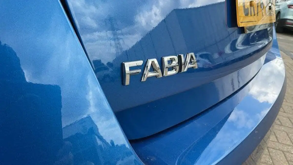 2024-skoda-fabia-10-tsi-colour-edition-116ps-big-38
