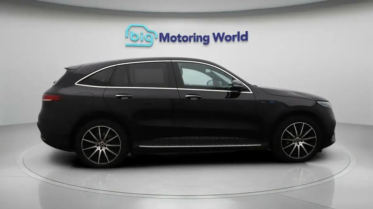 2021-mercedes-benz-eqc-e-eqc-400-amg-line-big-8