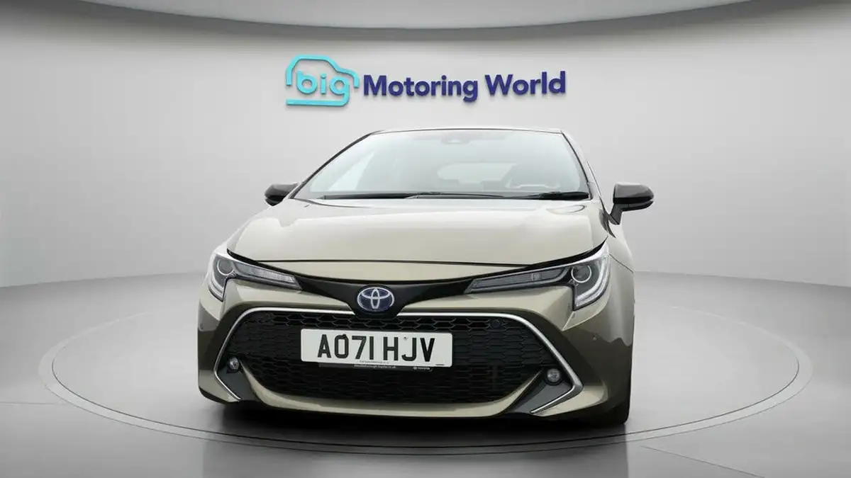 2022-toyota-corolla-18-vvt-i-excel-120bhp-trk-hatchback-big-1