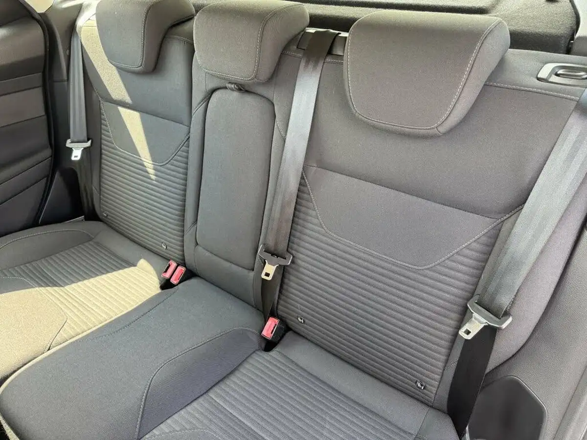 2015-ford-focus-10-titanium-t-125ps-hatchback-big-33