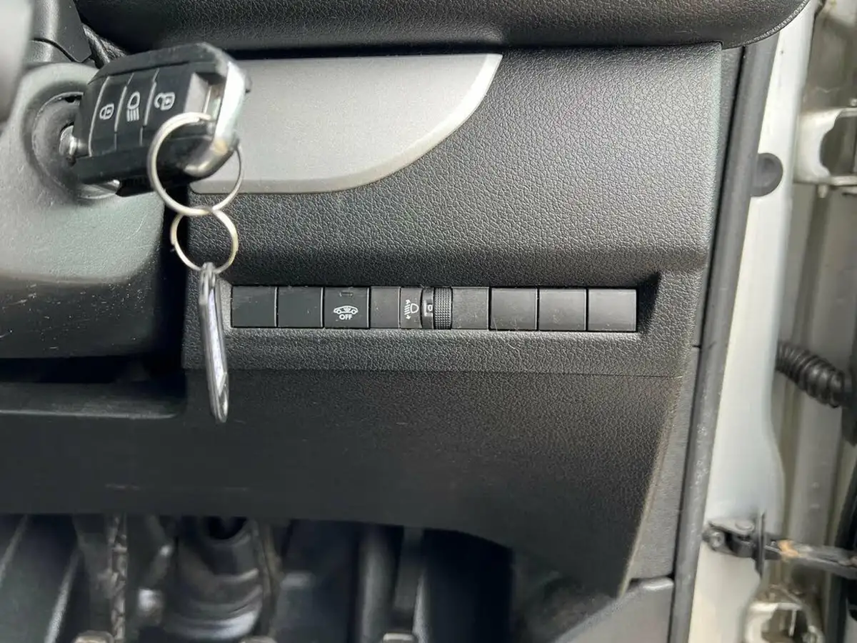 2019-citroen-spacetourer-15bluehdi-business-m-big-38