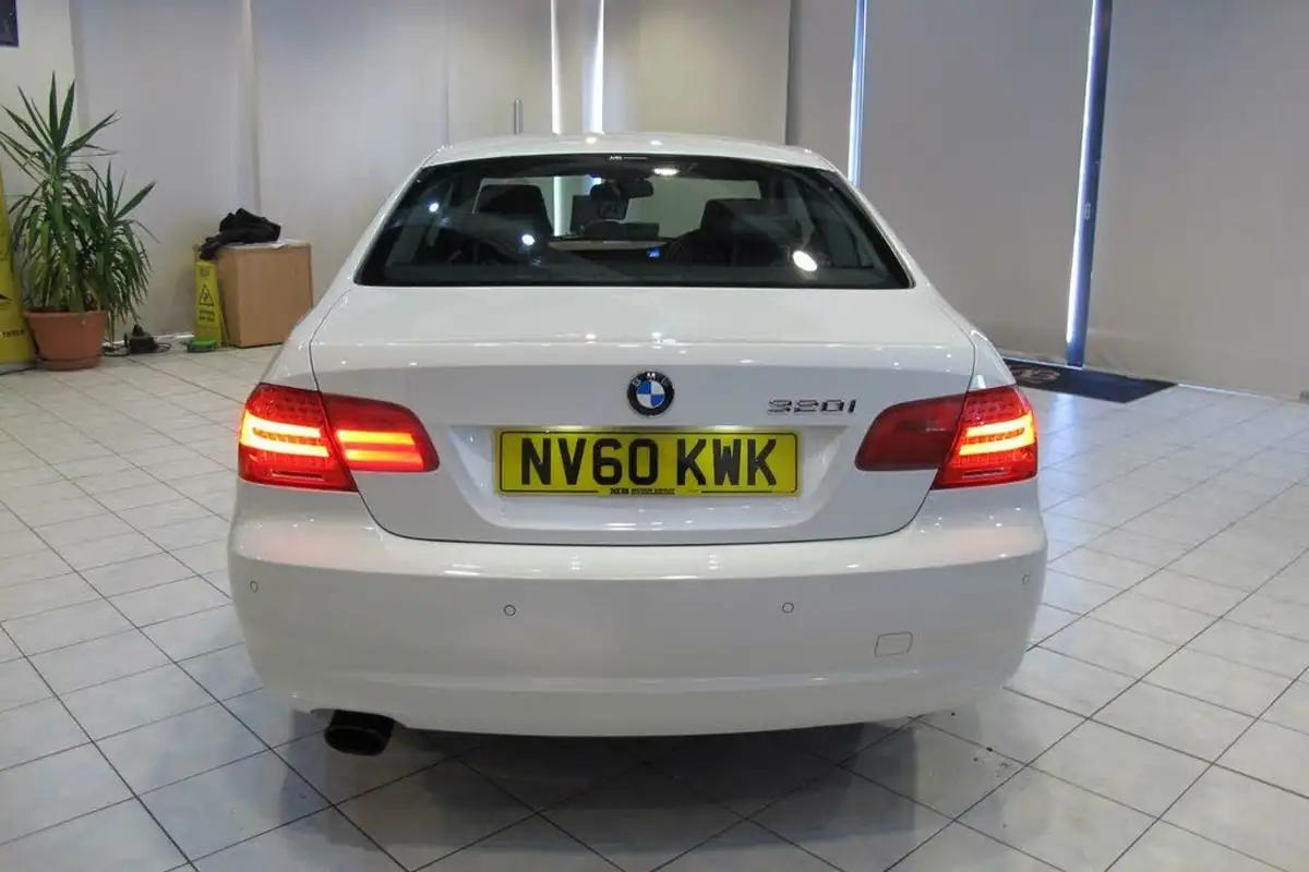 2011-bmw-3-series-20-320i-se-coupe-2d-1995cc-big-52