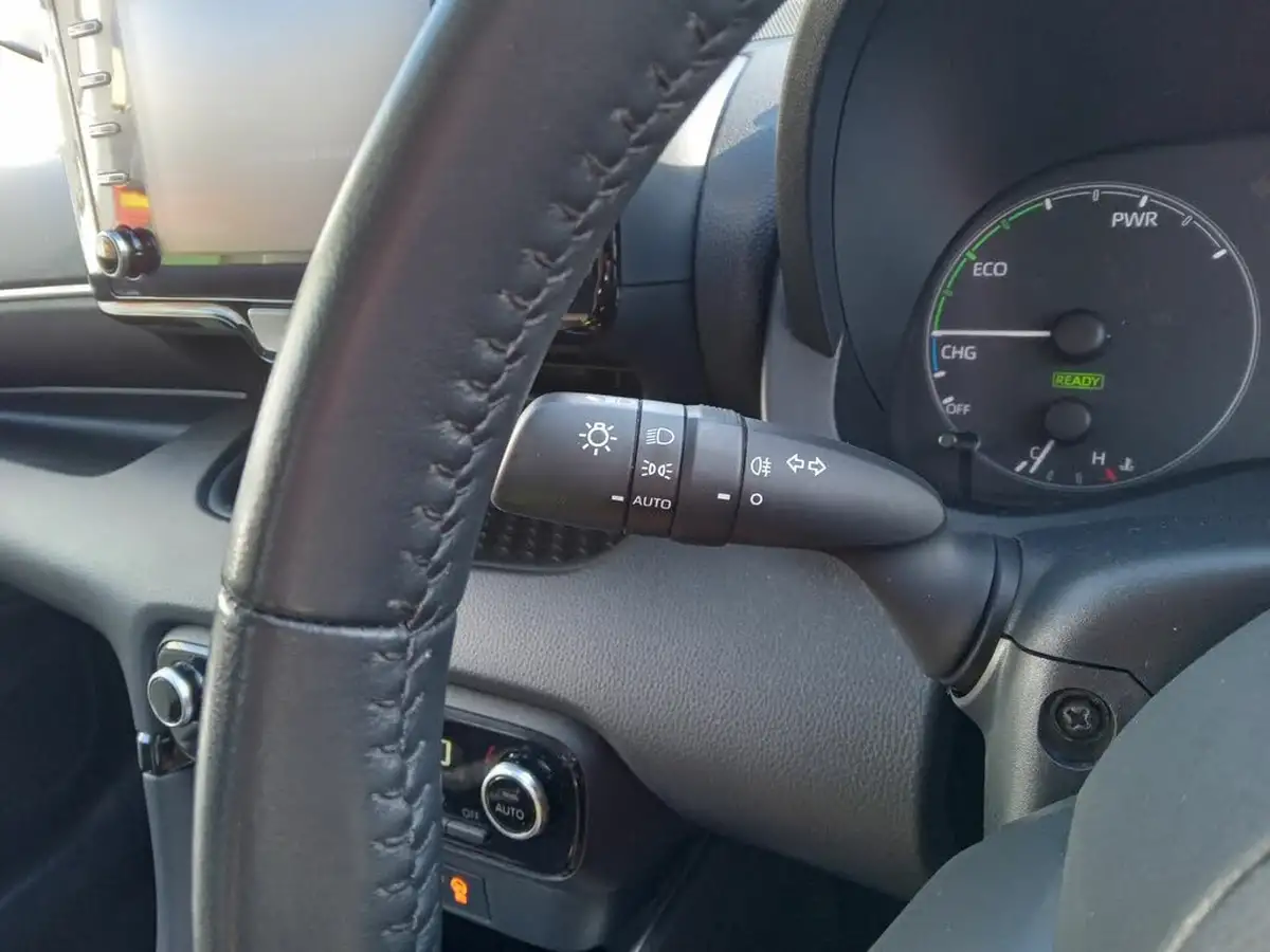 2021-toyota-yaris-15-vvt-i-icon-114bhp-hybrid-1490cc-e-cvt-big-30
