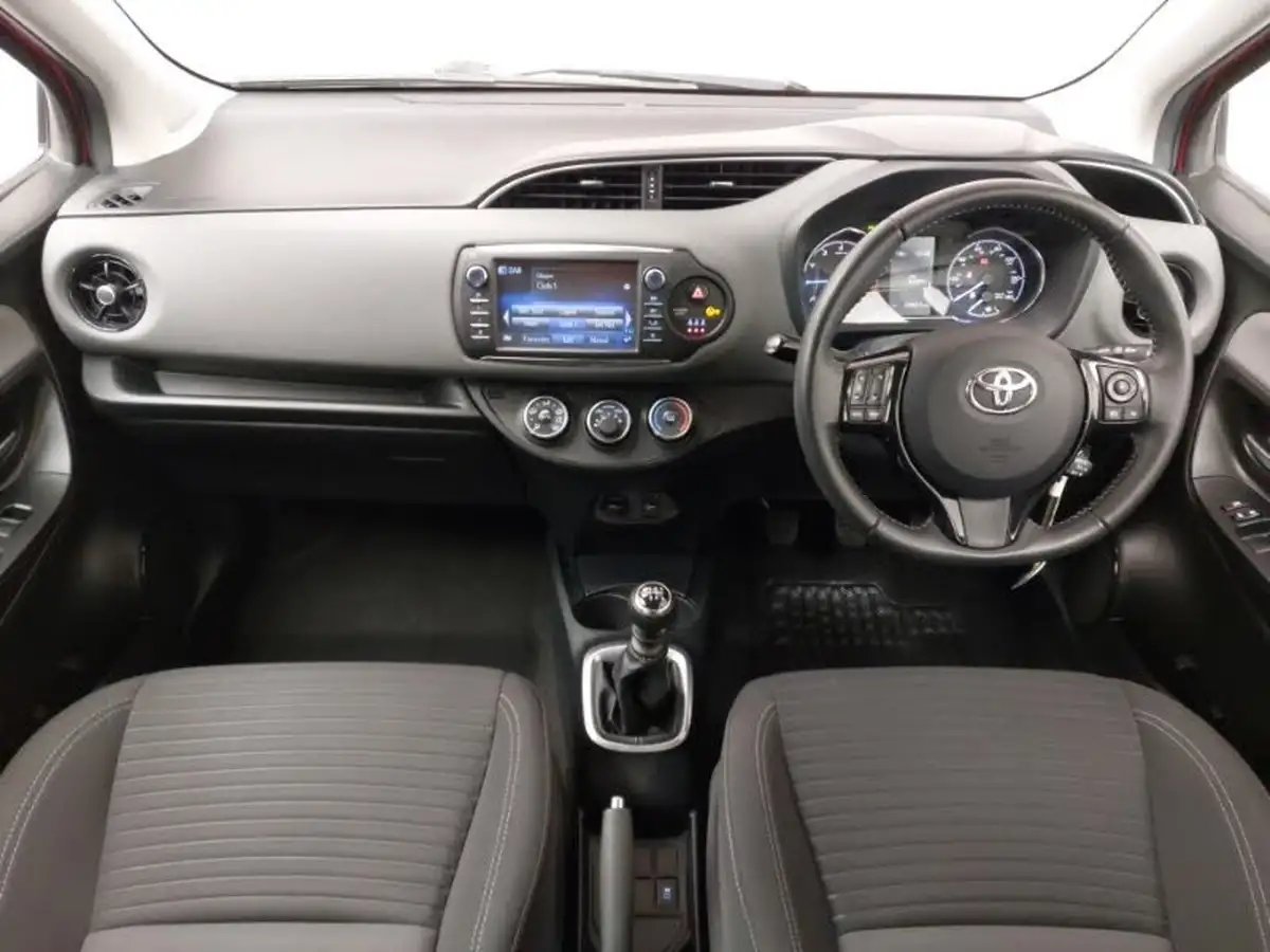2019-toyota-yaris-15-vvt-i-icon-tech-111bhp-1496cc-big-2