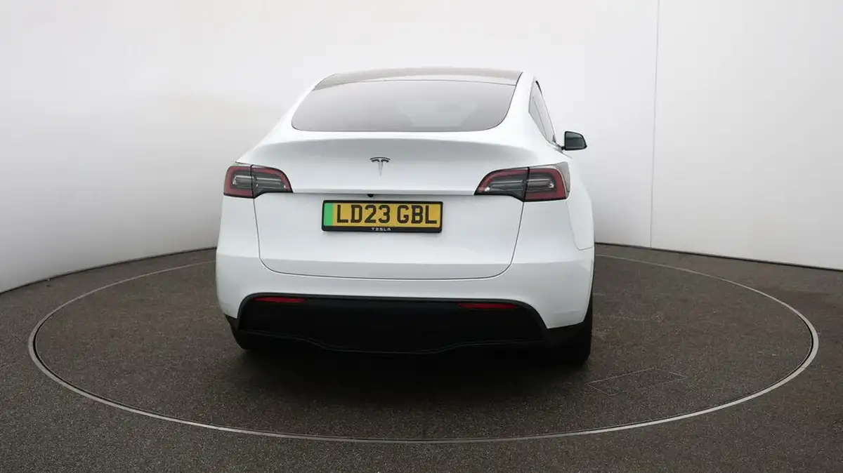 2023-tesla-model-y-e-rwd-big-61
