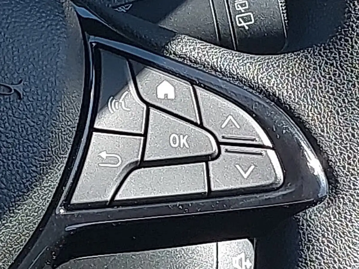 2021-dacia-sandero-10-sce-essential-big-10