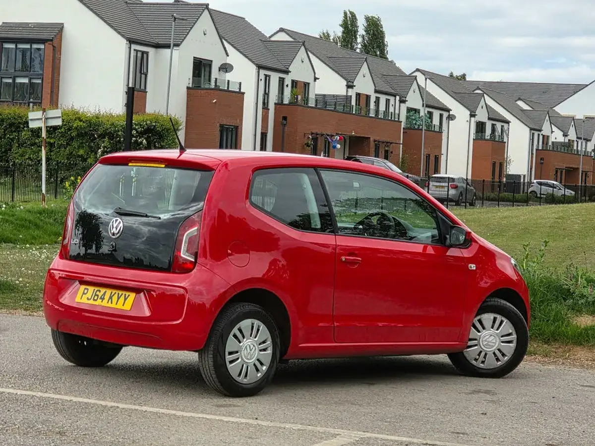 2014-volkswagen-up-10-move-up-59bhp-3d-big-6