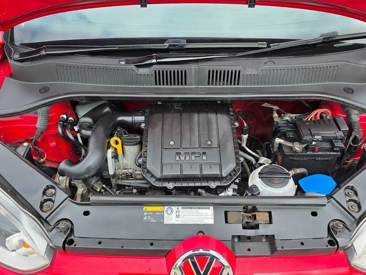 2014-volkswagen-up-10-move-up-59bhp-3d-big-30