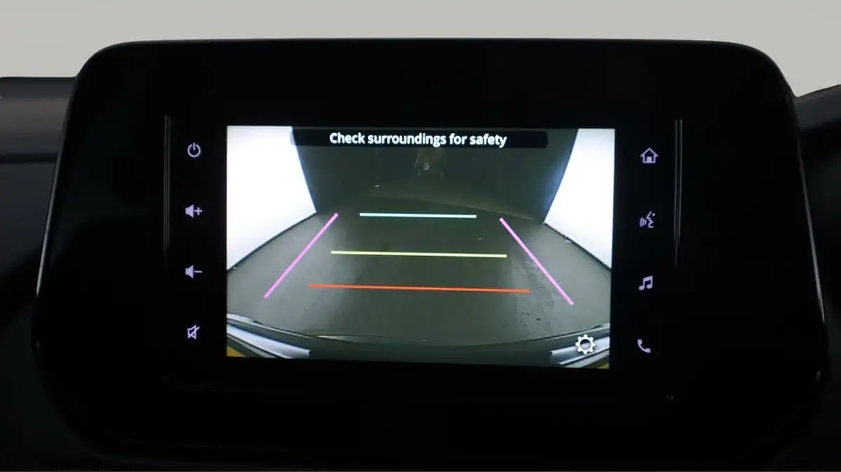 2022-suzuki-s-cross-14-boosterjet-motion-big-24