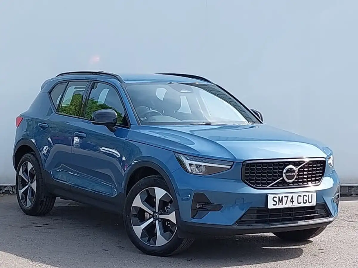 2024-volvo-xc40-20-b3-plus-big-0
