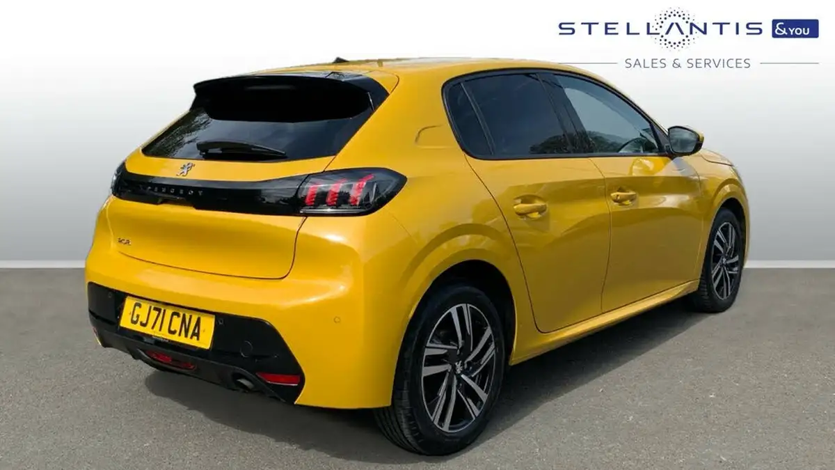 2021-peugeot-208-12-puretech-allure-premium-100bhp-big-2