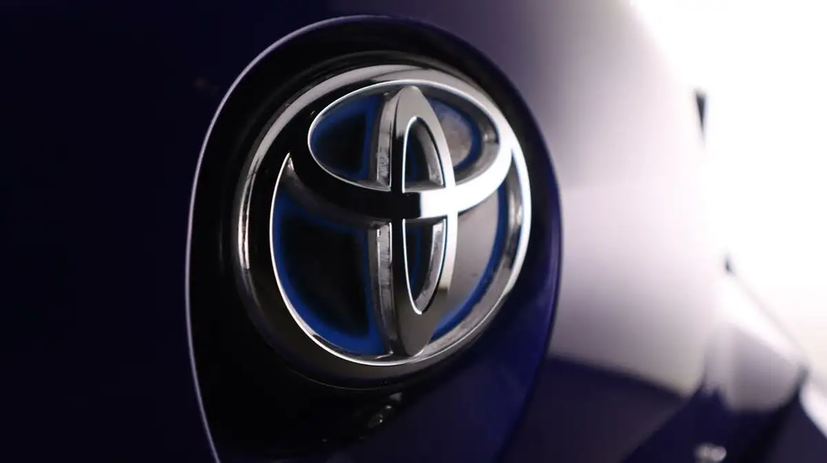 2023-toyota-corolla-18-vvt-i-icon-138bhp-hatchback-5d-big-20