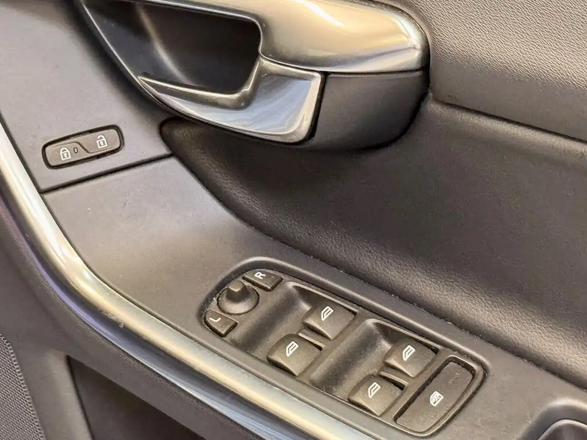 2016-volvo-v60-20-t4-business-edition-geartronic-big-17