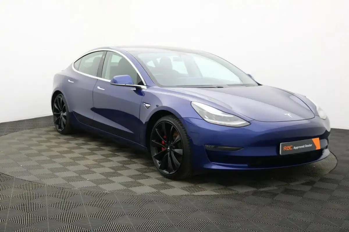 2019-tesla-model-3-e-4x4-performance-pack-big-8