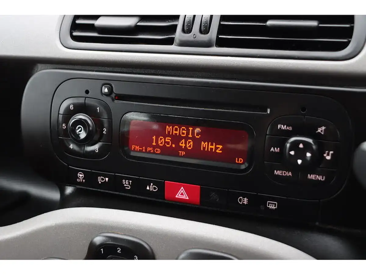 2015-fiat-panda-12-easy-big-45