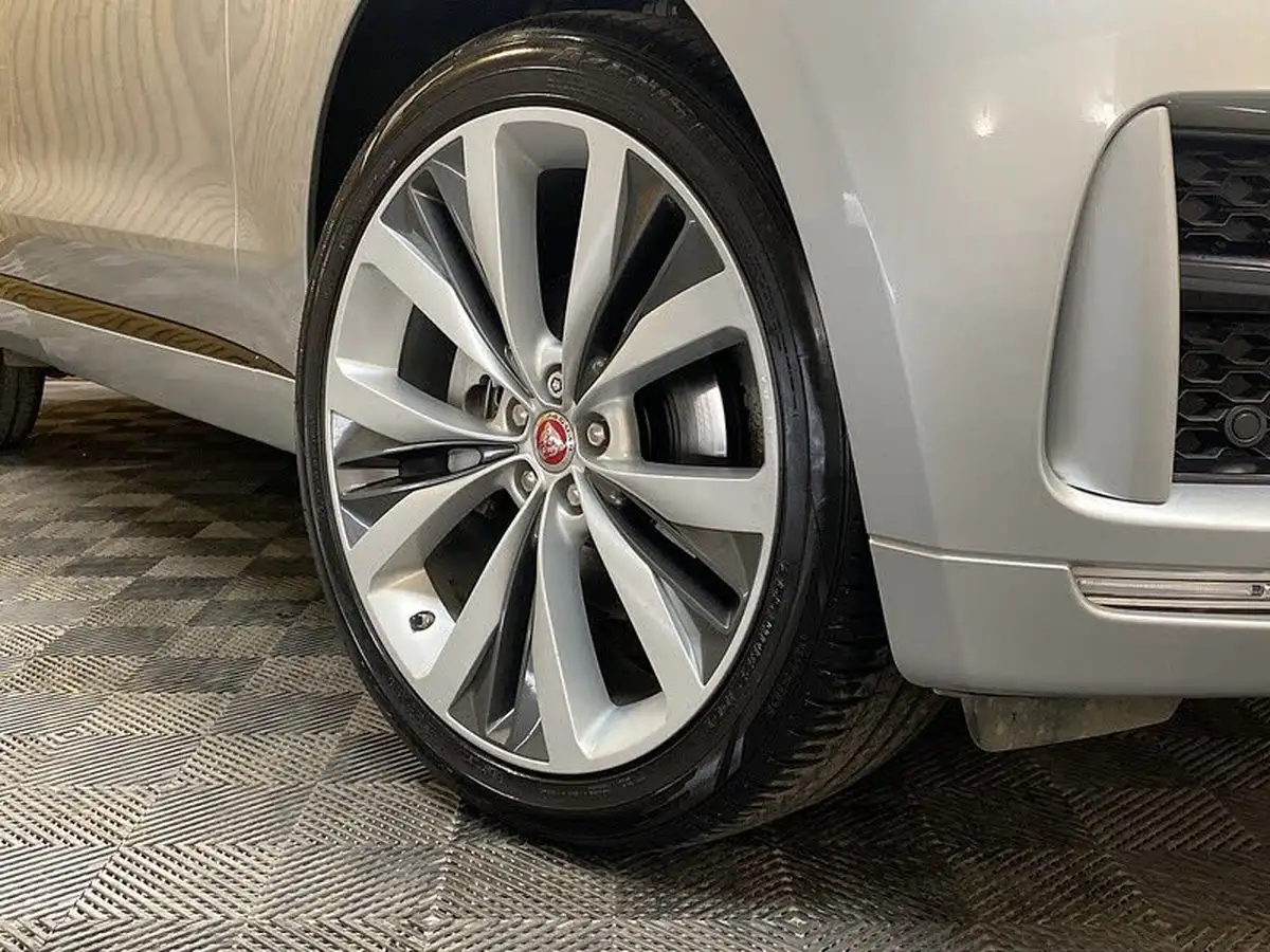 2018-jaguar-f-pace-20-i4d-r-sport-180ps-awd-auto-big-17
