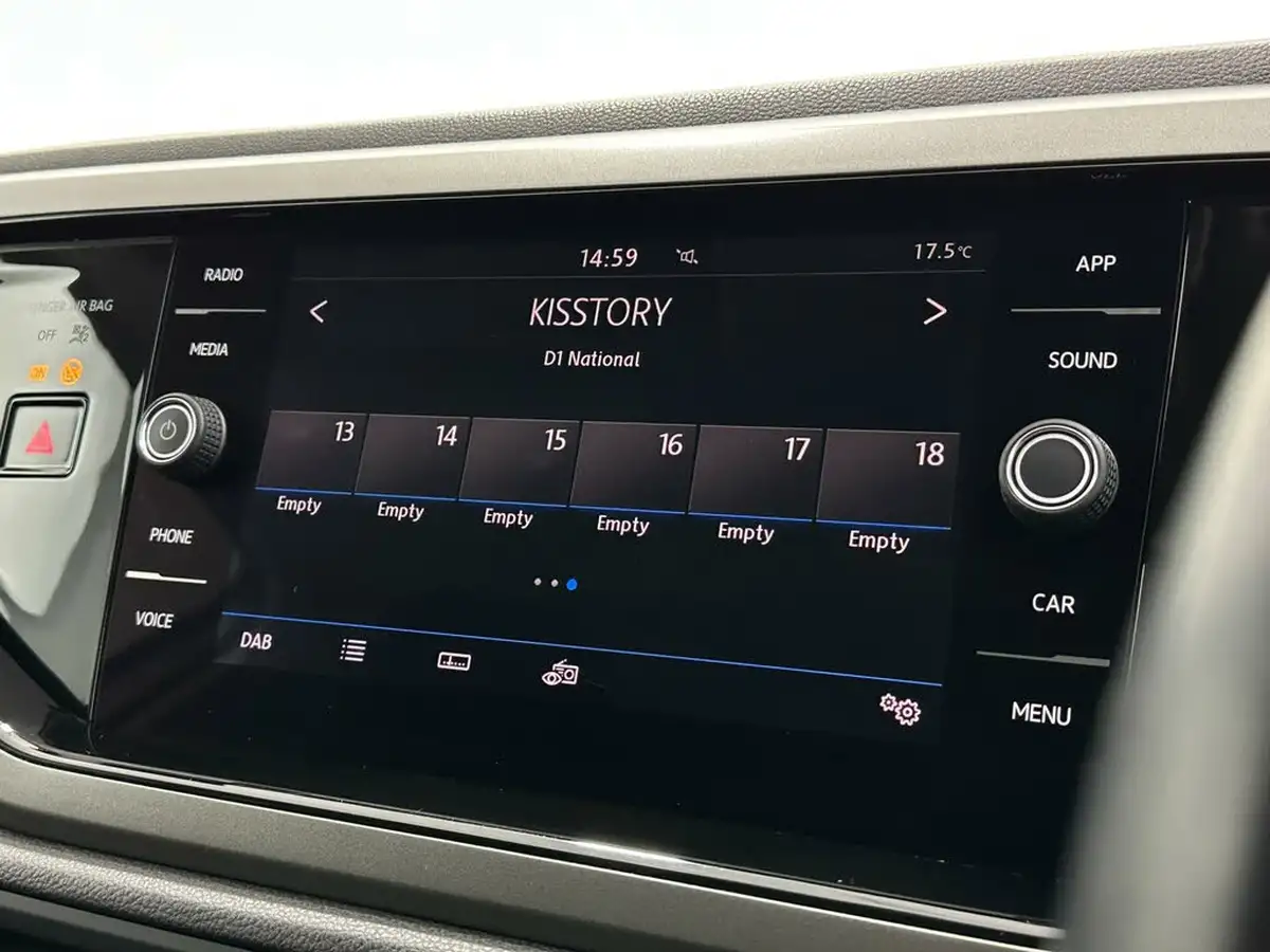 2018-volkswagen-polo-10-tsi-se-big-21