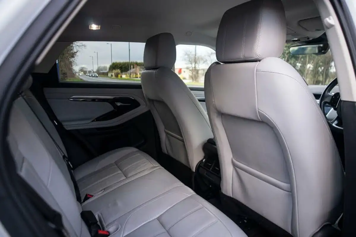 2019-land-rover-range-rover-evoque-20-p250-s-big-28