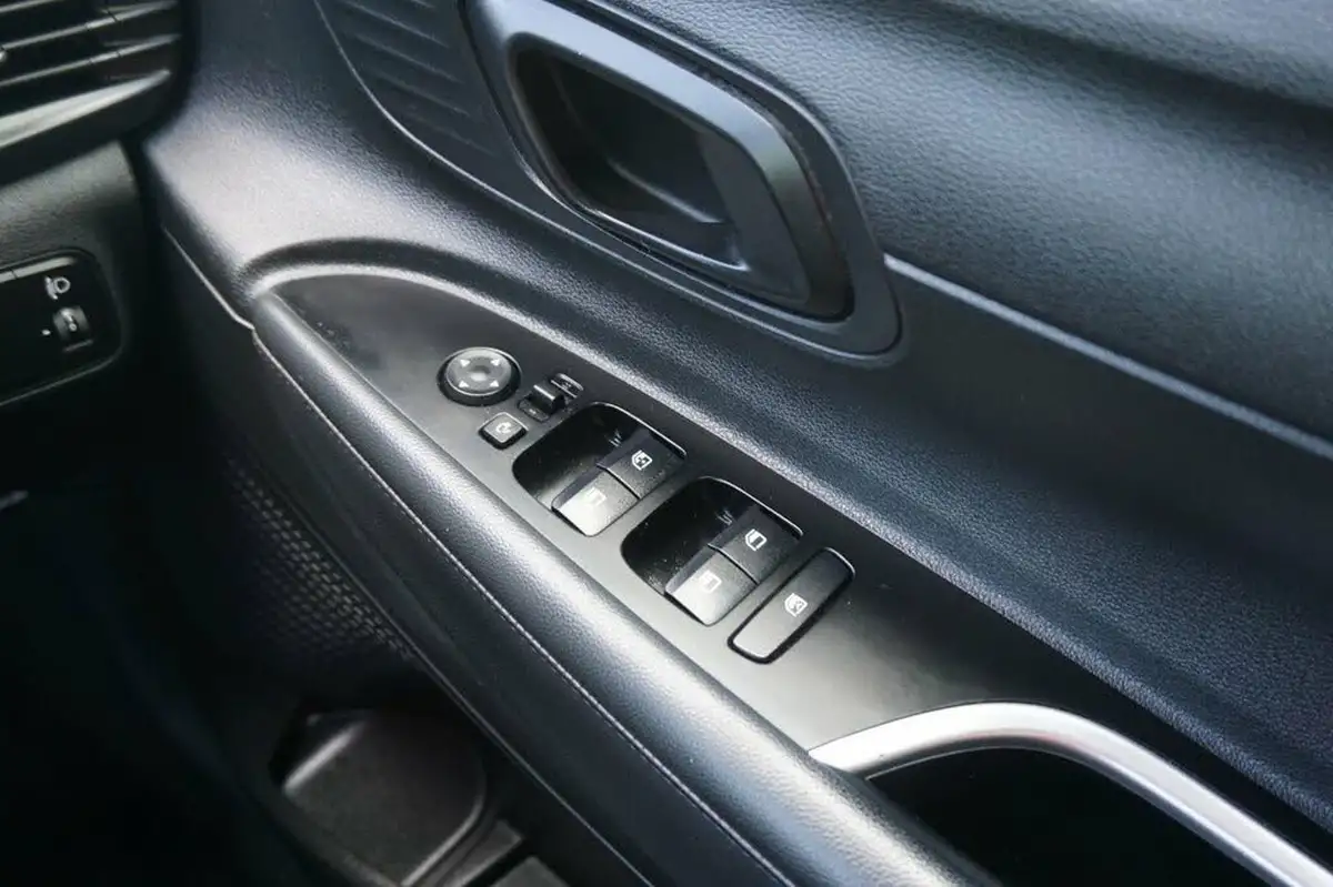 2022-hyundai-bayon-10-t-gdi-se-connect-dct-big-19