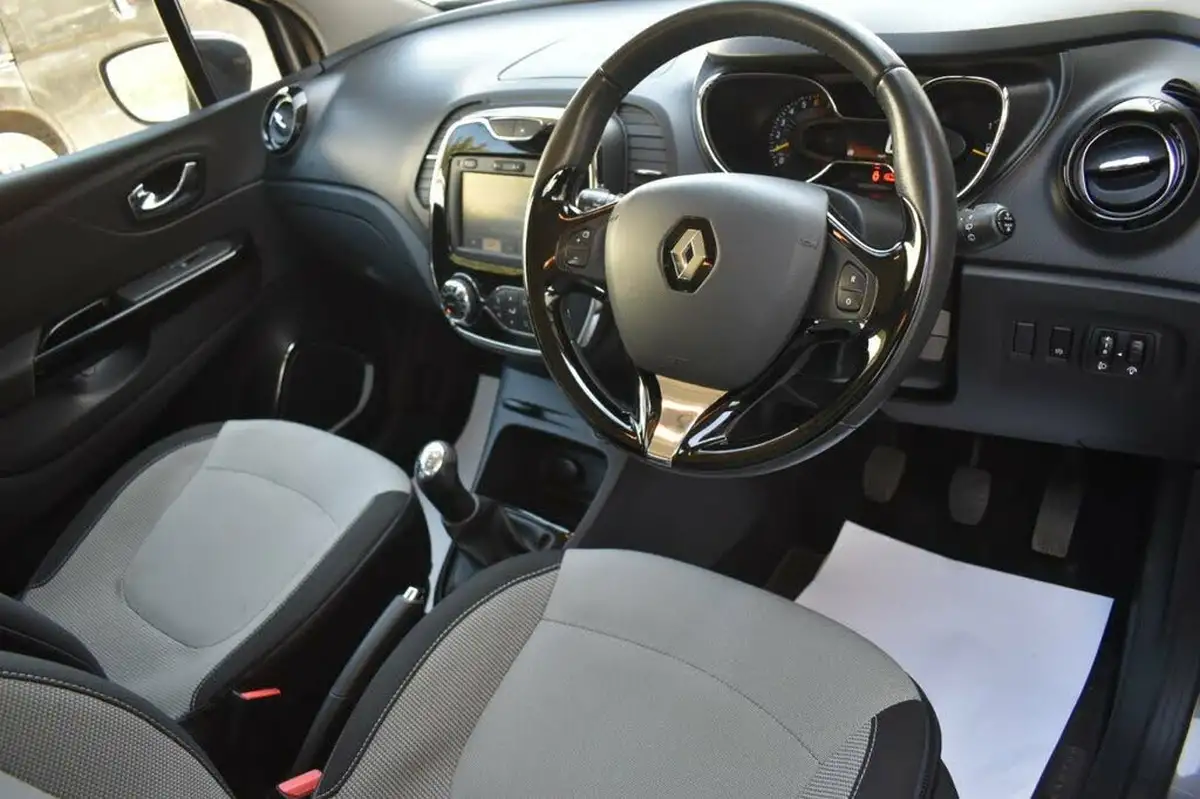 2015-renault-captur-09-dynamique-big-8