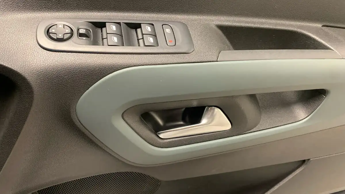 2023-citroen-berlingo-e-flair-xtr-m-size-big-40