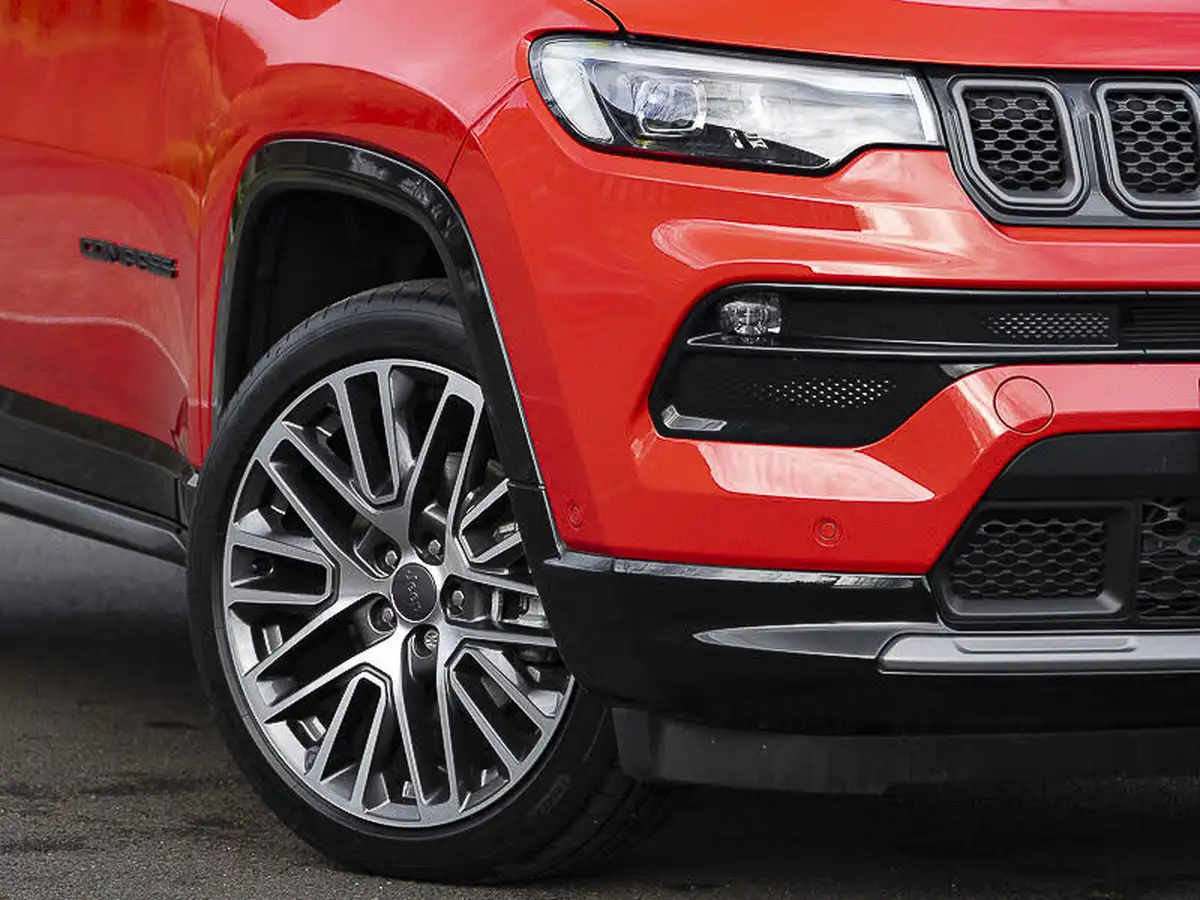 2024-jeep-compass-15-altitude-big-19