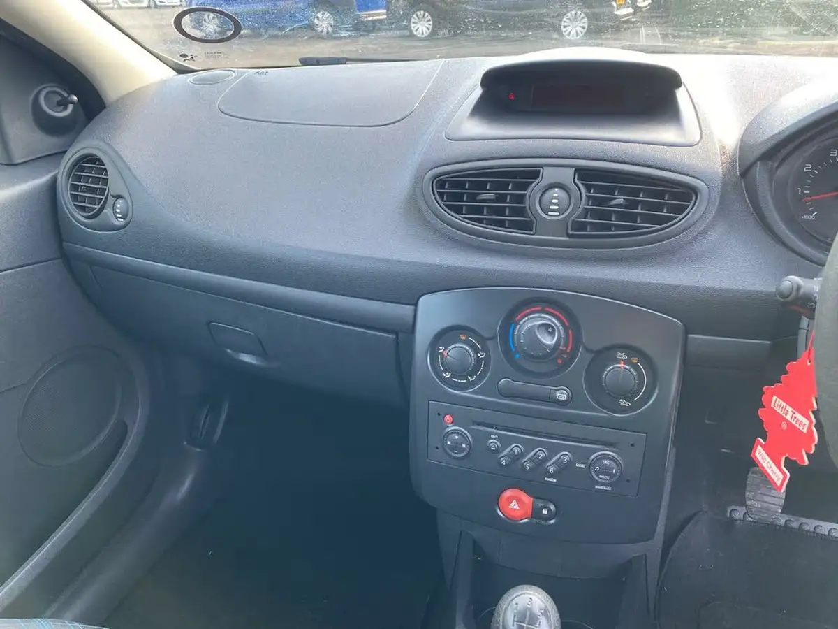 2008-renault-clio-12-extreme-16v-75bhp-3d-big-31