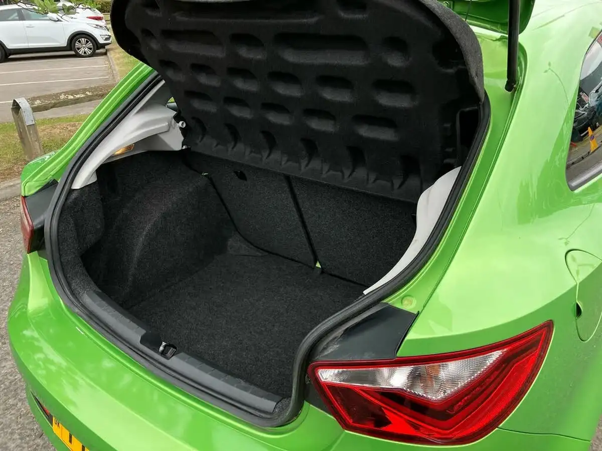 2014-seat-ibiza-12-fr-105ps-sportcoupe-3d-big-48