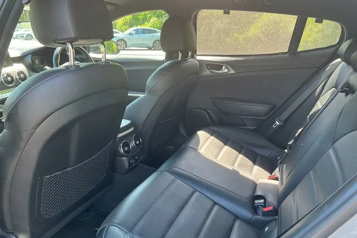 2019-kia-stinger-20-t-gdi-gt-line-244bhp-big-33
