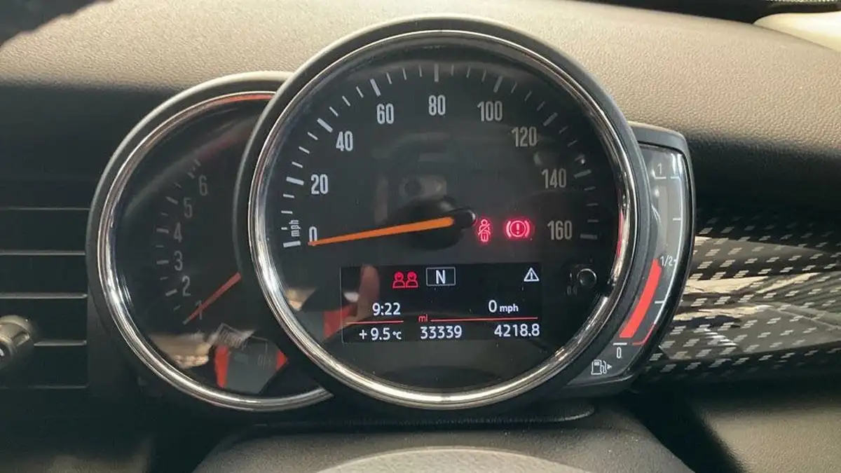 2018-mini-cooper-20-cooper-s-classic-ss-hatchback-3d-big-8