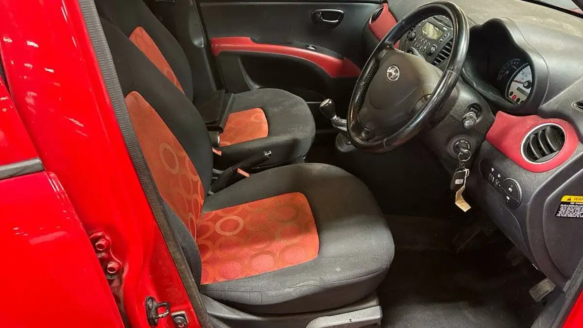 2010-hyundai-i10-11-edition-big-5