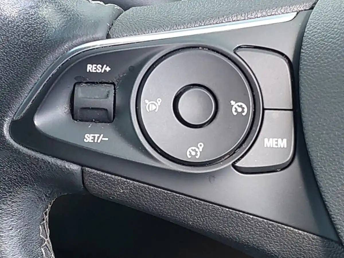 2022-vauxhall-crossland-12i-se-edition-big-13
