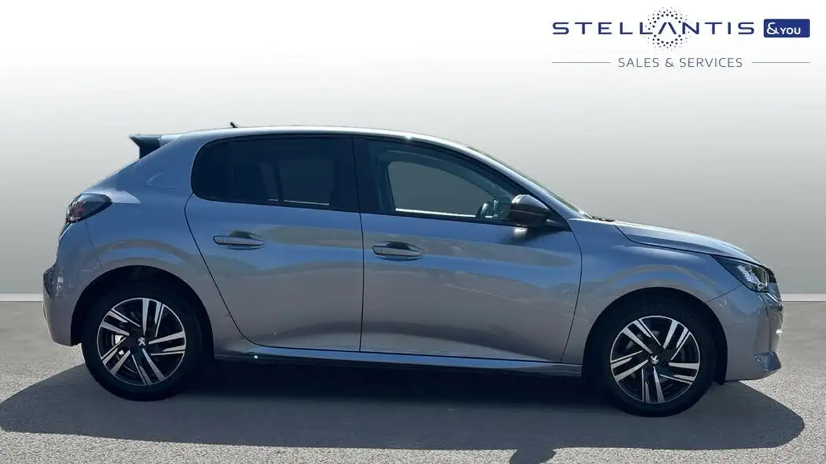 2023-peugeot-208-12-puretech-active-premium-100ps-eat8-big-1